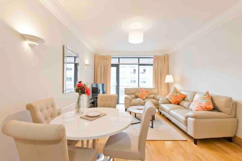 Luxury Two Bedroom In Appartement Dublin